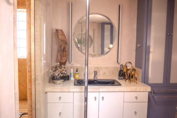 Master Vanity 2